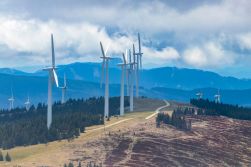 Rakouská vláda má jasný plán, jak do 10 let vyrábět svoji elektřinu pouze z obnovitelných zdrojů. Česko dál v podpoře zelené energie tápe