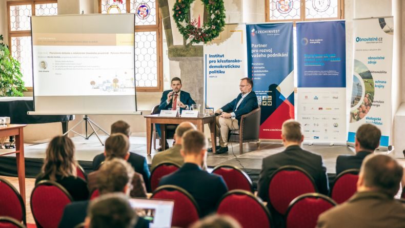 V rámci konference Zkrotíme energie: jak na energetickou nezávislost obcí a měst v Jihlavě proběho udílení cen CzechInvest: Inspirativní region 2023