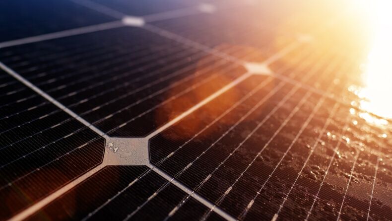 Rychlejší rozvoj větrných a solárních elektráren v ČR zlevní elektřinu i podpoří energetickou bezpečnost