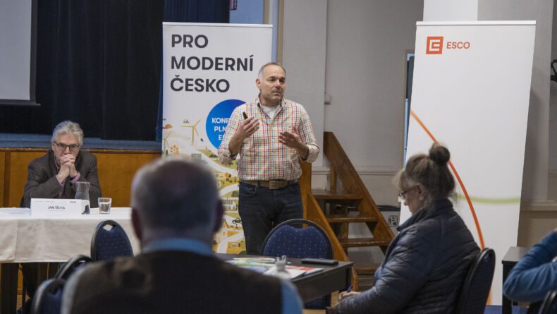 V Dobříši se konal další seminář o moderní energetice a úsporách pro domácnosti i obce z cyklu Pro moderní Česko