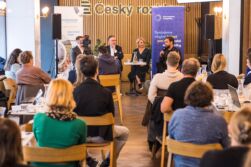 Přehled faktů a největších mýtů o obnovitelných zdrojích energie v ČR